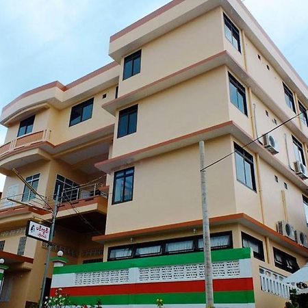 Penguin Hotel Kawthaung Dış mekan fotoğraf
